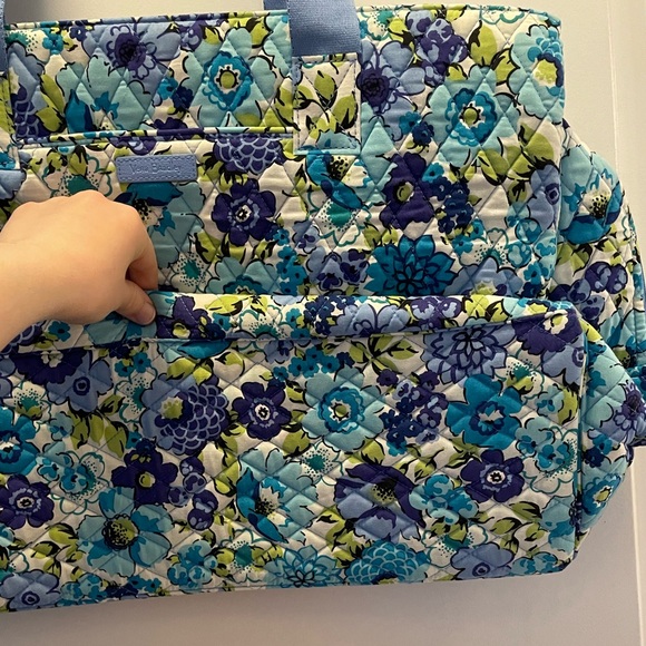 NWT Vera Bradley Triple Compartment Travel Bag / Weekender in Blueberry Blooms - Picture 3 of 5